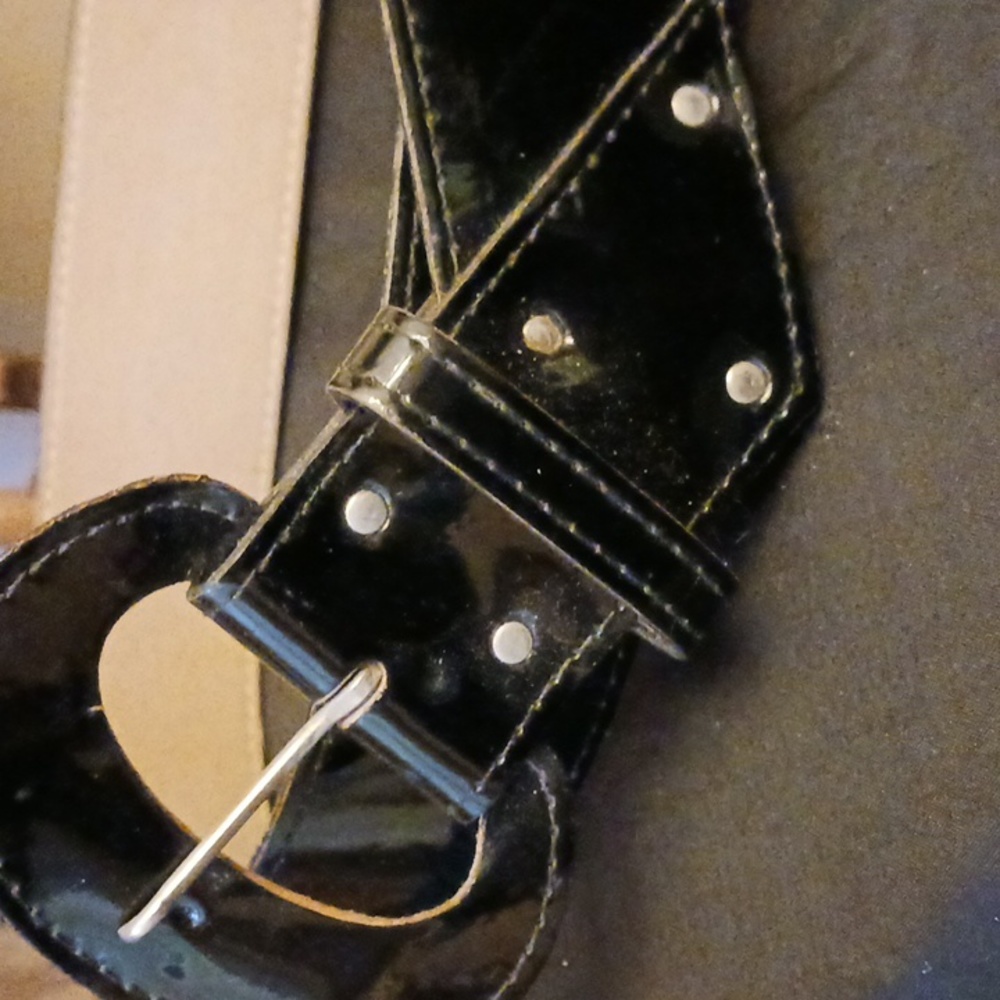 Vintage black patent leather fashion belt - Picture 4 of 7